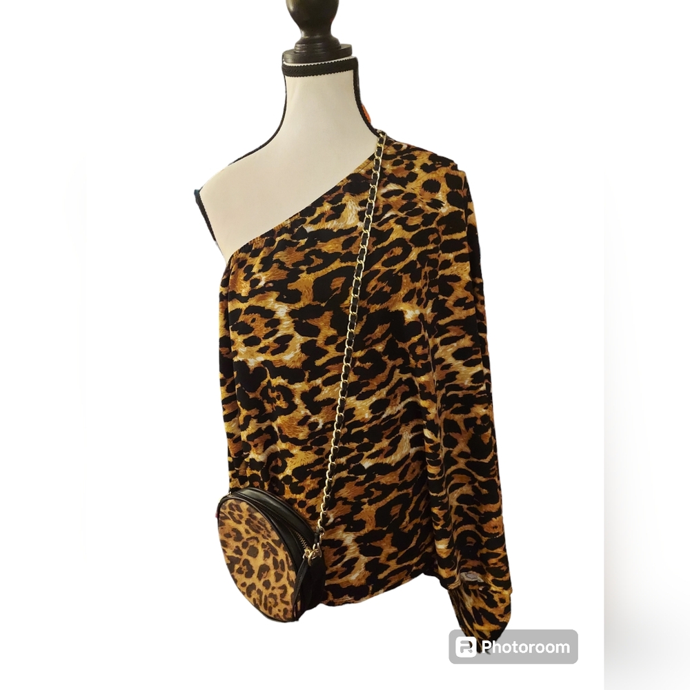 LEOPARD PRINT OFF THE SHOULDER TOP
